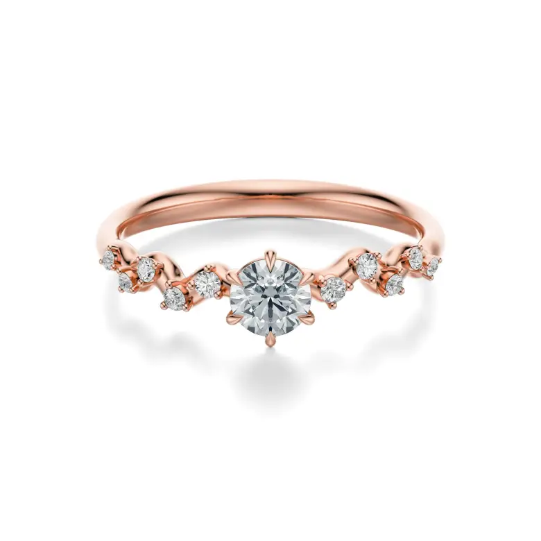 Pierścionek z różowego złota z diamentami